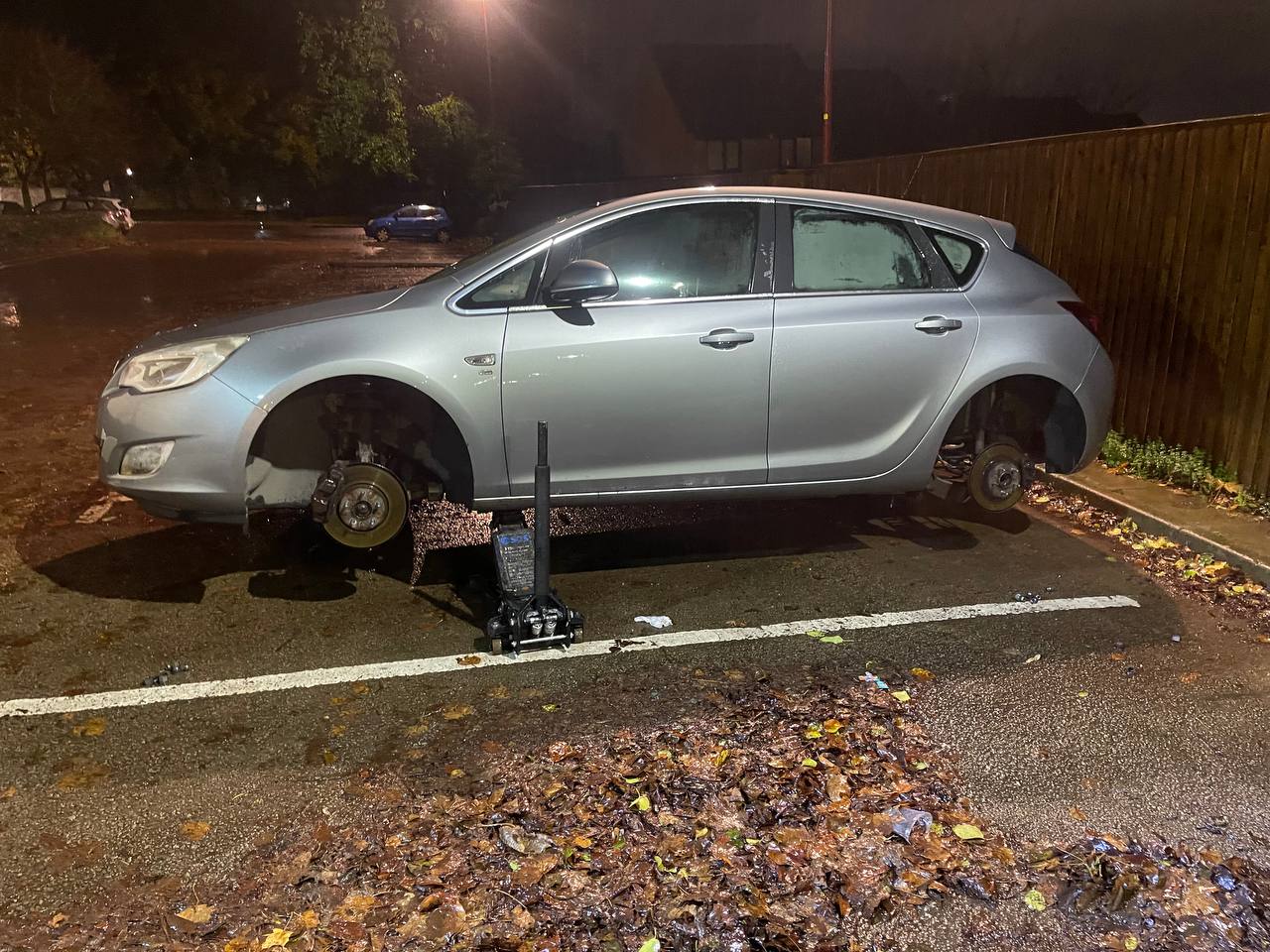 24/7 night tyre fitting service