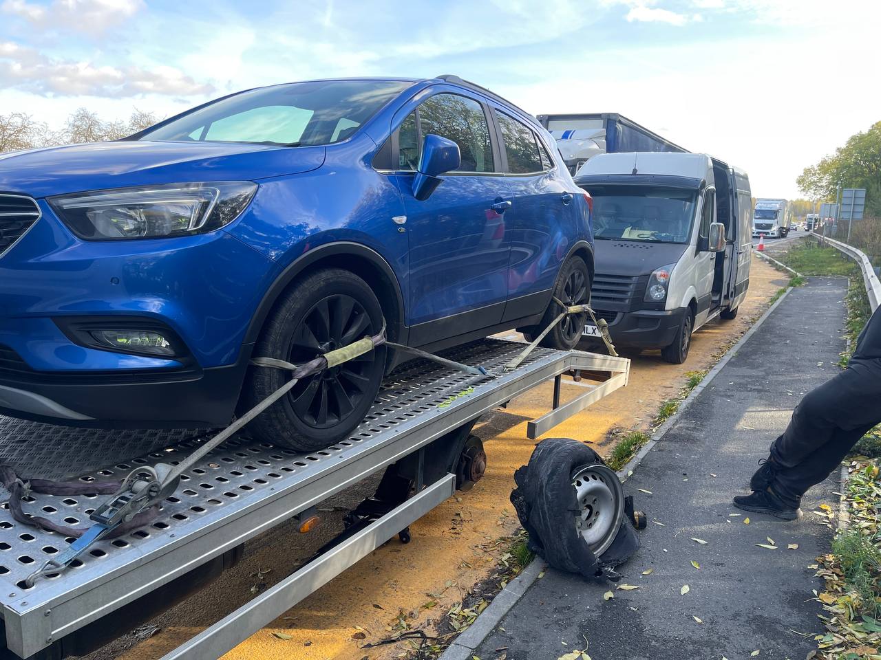 Emergency tyre fitting on the road